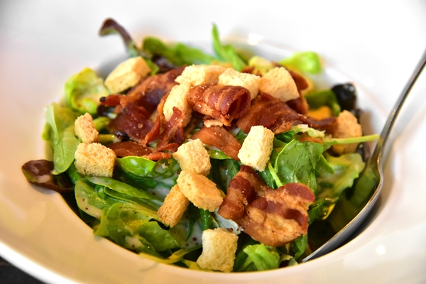 Caesar Salad (145+ THB) (1)