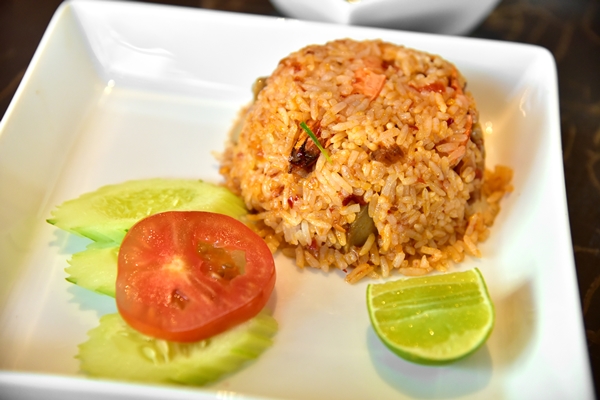 Khao Pad Tom Yum Kung (165+ THB) (1)