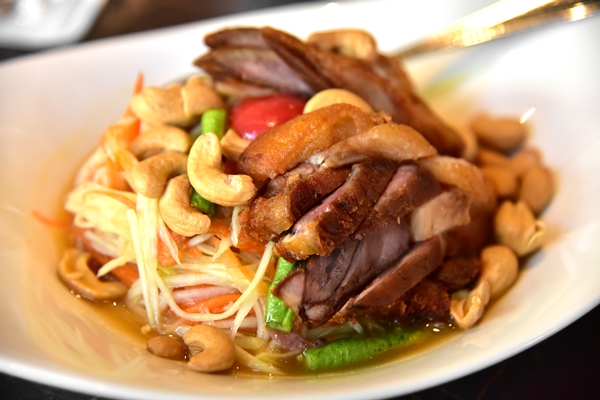 Som Tam Ka Moo (195+ THB) (1)