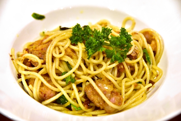 สปาเก็ตตี้ไส้อั่ว (180+ THB) (1)