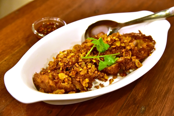 หมูทอดขมิ้น (250+ THB) (1)