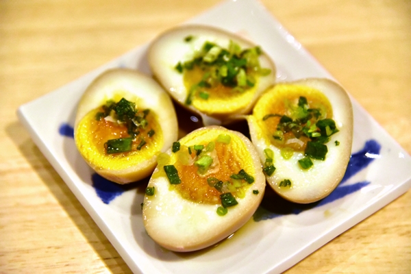 ไข่ยางมะตูม