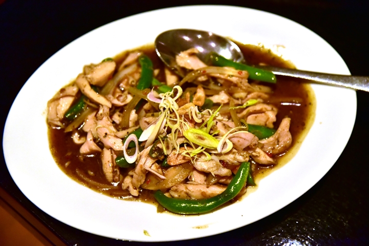 Bang Bang Chicken with Lemon Grass, Fresh Chili and Green Beans