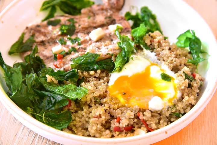 Fried Quinoa Holy Basil with Pork Shoulder Steak (280++ บาท) (2)
