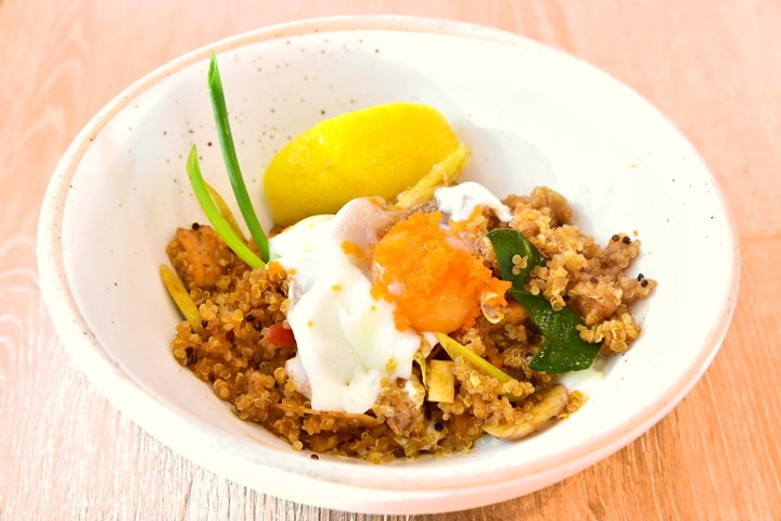 Fried Quinoa Tom Yum with Diced Salmon (285++ บาท) (1)