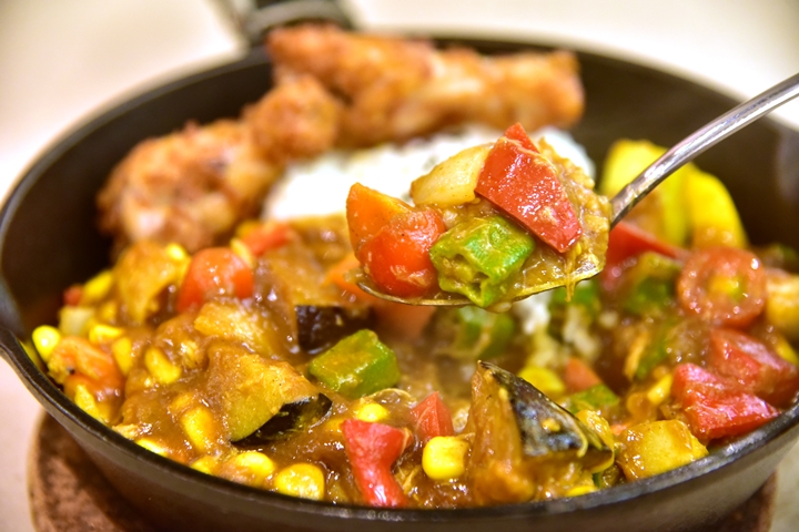 Fully-loaded Vegetable Curry + Chicken (240+ บาท) ผักโครงการหลวง (3)
