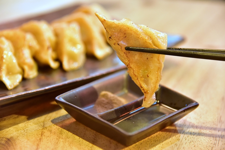 Sudachi Gyoza (179++ บาท) เนื้อน่องไก่ พริกไทย มะนาวสุดาฉิจากเมืองโทกูชิมา (3)