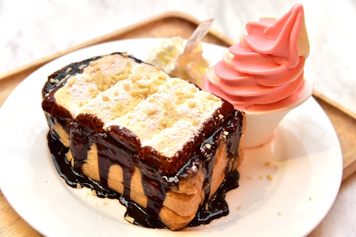 Melted Marshmallow Toast (205 บาท) (3)