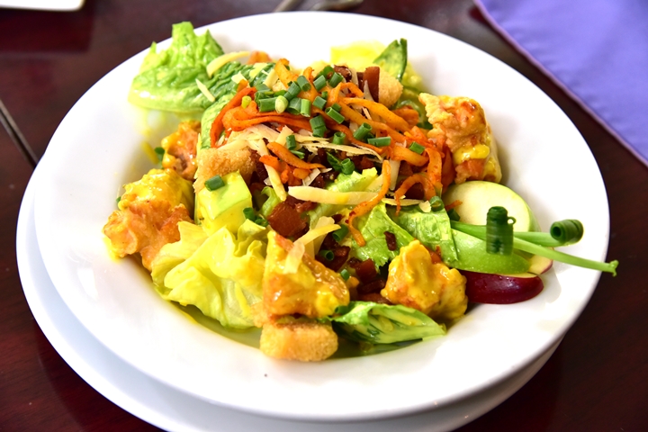 Salmon Caesar Salad (330+ บาท) (1)