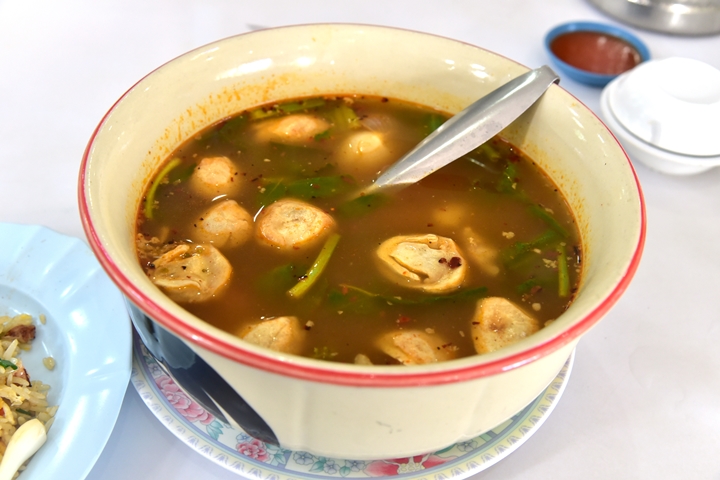 ซี่โครงหมูต้มยำ (150 THB) (1)