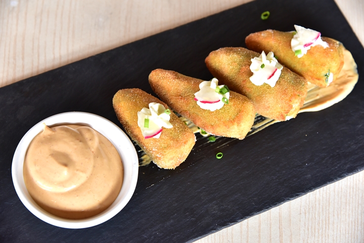 Jalapeno Poppers (245++ THB) ครีมเฟต้าชีส สไปซี่มายองเนส (1)