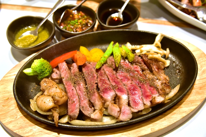 saga-gyu-steak-with-thai-spicy-sauce-1700-thb-1