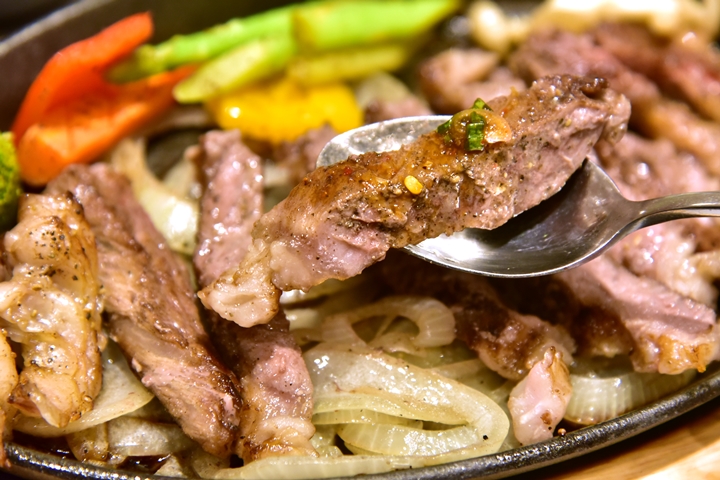 saga-gyu-steak-with-thai-spicy-sauce-1700-thb-3