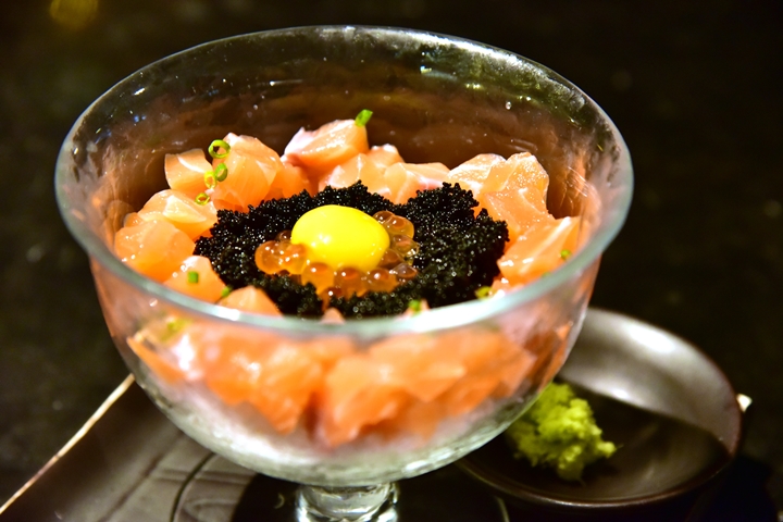 salmon-galaxy-mini-don-650-thb-%e0%b8%a5%e0%b8%94-40-1