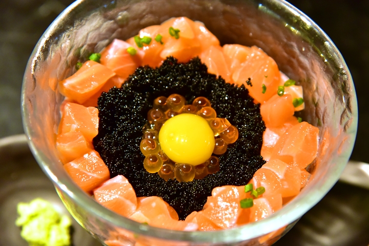 salmon-galaxy-mini-don-650-thb-%e0%b8%a5%e0%b8%94-40-2