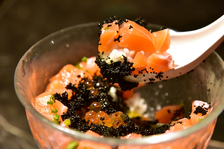 salmon-galaxy-mini-don-650-thb-%e0%b8%a5%e0%b8%94-40-3