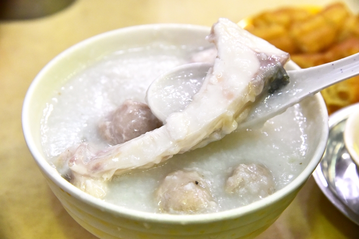 fresh-fish-fillet-meat-ball-congee-52-hkd-3