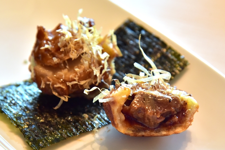 baked-abalone-puff-with-roasted-goose-and-dried-bonito-2-for-138-hkd-3