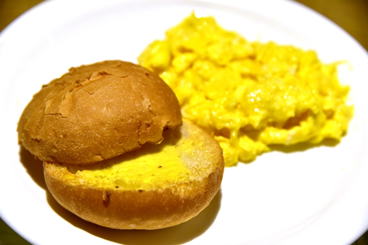 satay-beef-with-instant-noodles-in-soup-served-with-scrambled-egg-buttered-crispy-bun-34-hkd-6