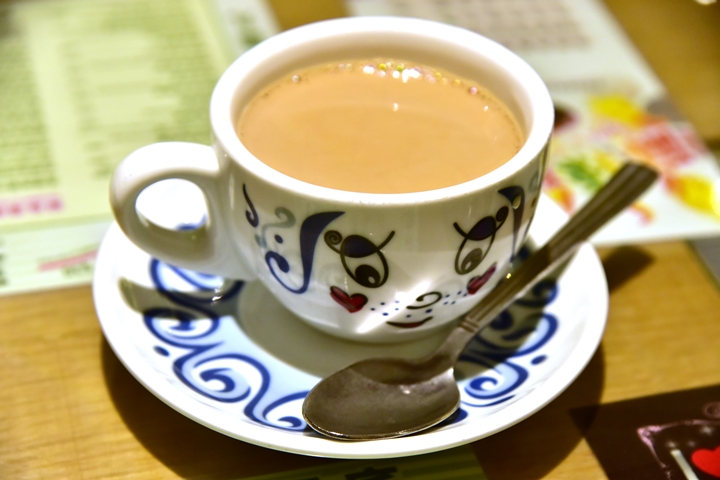 satay-beef-with-instant-noodles-in-soup-served-with-scrambled-egg-buttered-crispy-bun-34-hkd-7