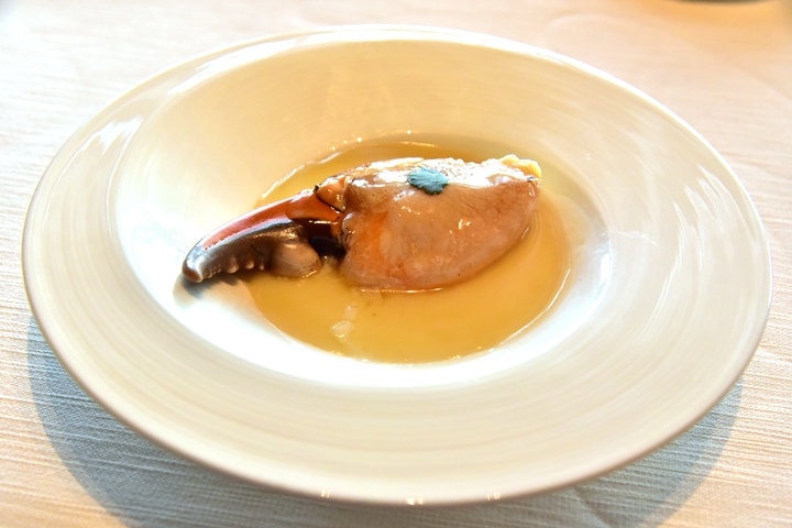 steamed-crab-claw-with-egg-white-in-hua-diao-wine-302-hkd-1
