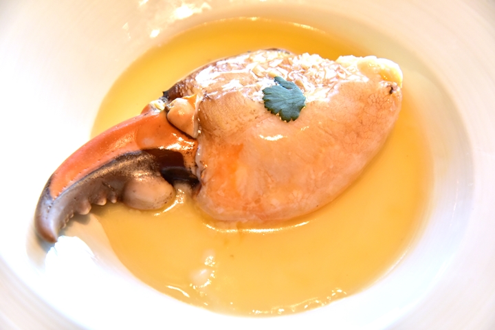 steamed-crab-claw-with-egg-white-in-hua-diao-wine-302-hkd-3