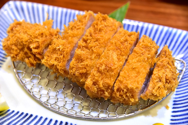 thick-slices-loin-deep-fried-set-420-thb-%e0%b8%8a%e0%b8%b8%e0%b8%94%e0%b8%ab%e0%b8%a1%e0%b8%b9%e0%b8%97%e0%b8%ad%e0%b8%94%e0%b8%97%e0%b8%87%e0%b8%84%e0%b8%b1%e0%b8%95%e0%b8%aa%e0%b8%b6%e0%b8%aa