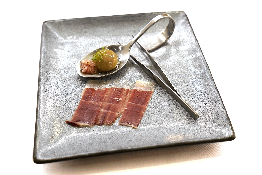 เมนูอาหารจานที่ 1 ของร้าน Cadence by Dan Bark ที่เอกมัย