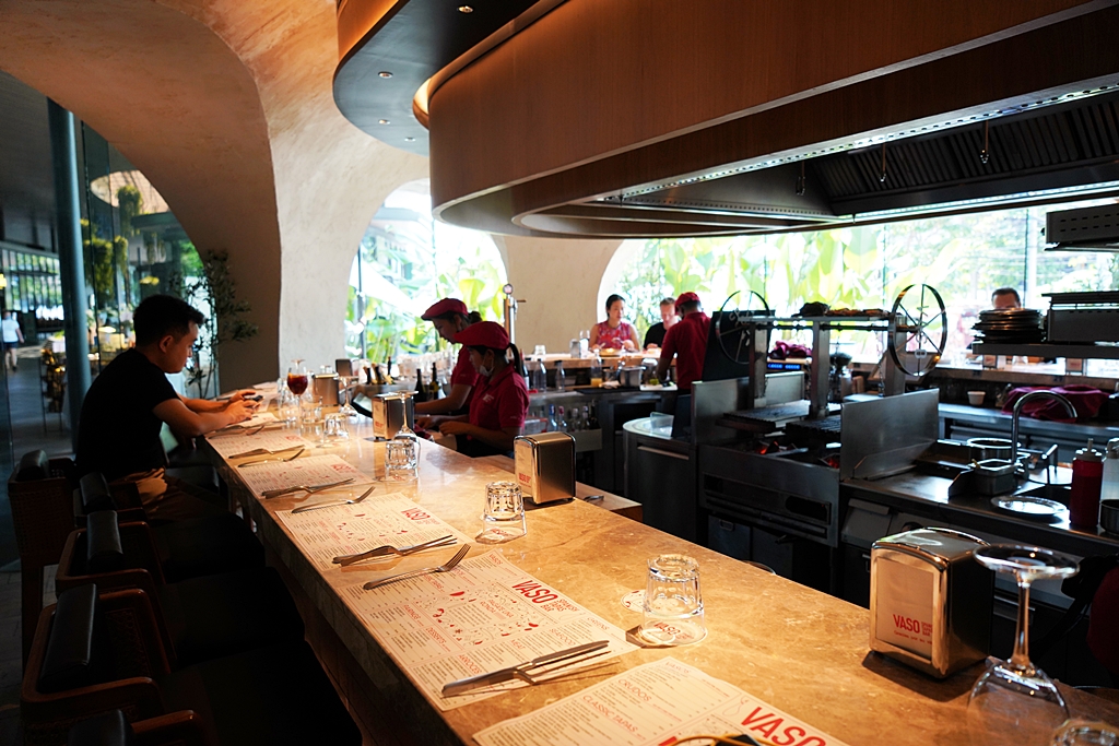 บรรยากาศภายในร้านอาหาร Vaso Spanish Tapas Bar