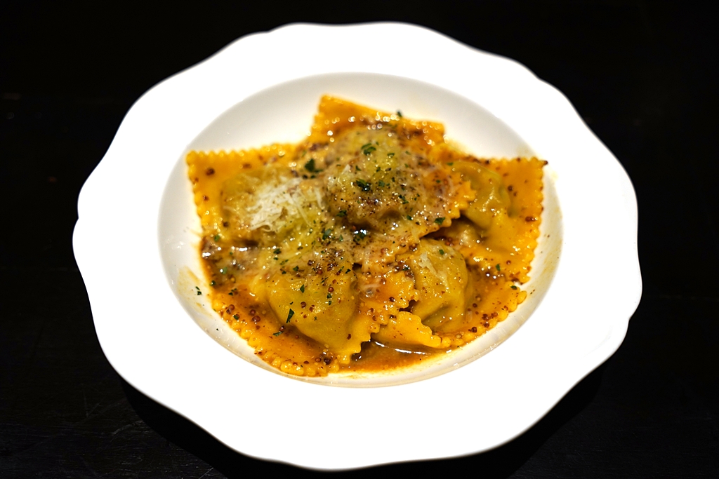 ราวิโอลีเนื้อแกะของร้าน Bardo Social Bistro and Bar